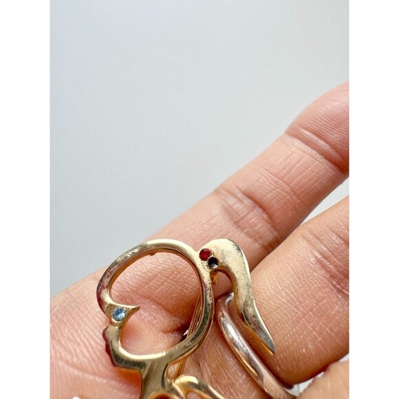 Vintage B.J. BEATRIX JEWELRY Gold Tone Blue Red Rhinestone Praying Angel Brooch - Picture 4 of 7